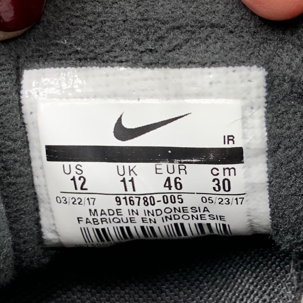 Nike Sport Shoes - Picture 5 of 5